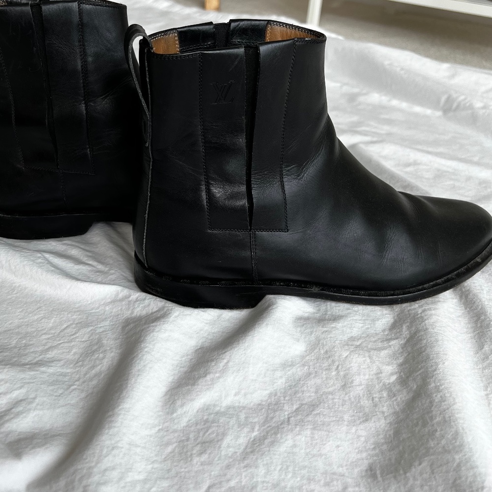 Louis Vuitton Boots - Picture 2 of 9